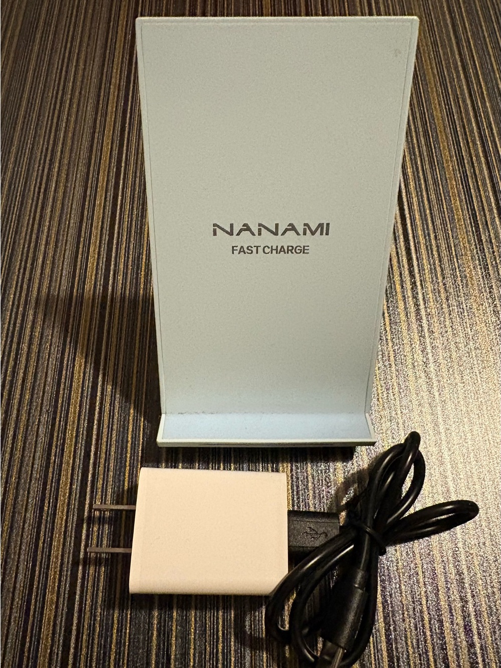 NANAMI Fast Charger Wireless Stand in Light Blue with Adapter